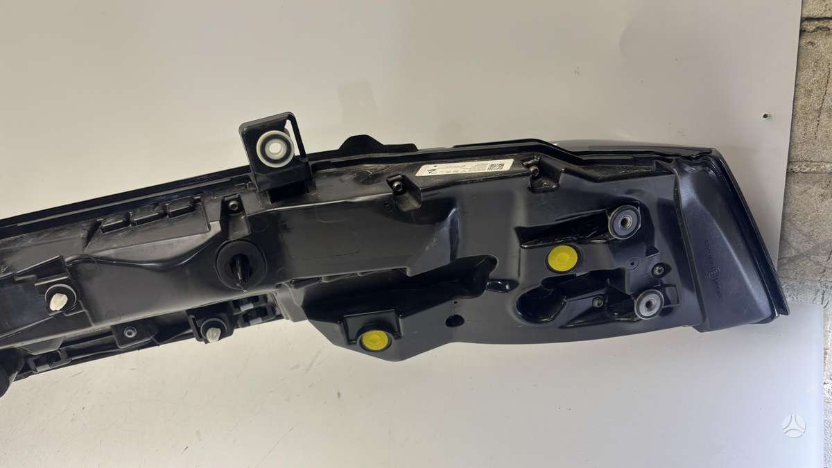 Tesla Model Y, 200460400B, Cen29122