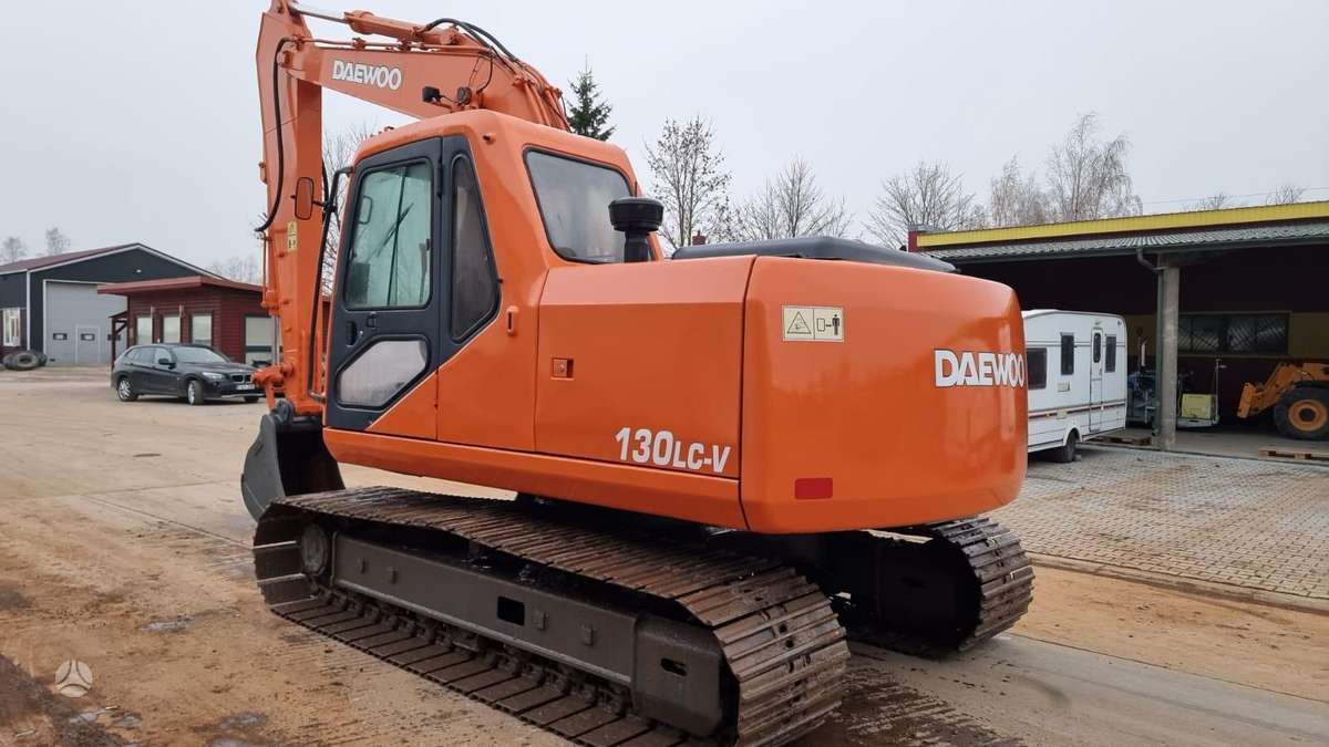 Daewoo SL130LC-V, excavator