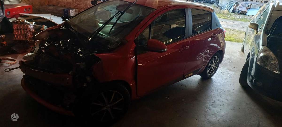 Toyota Yaris детали кузова