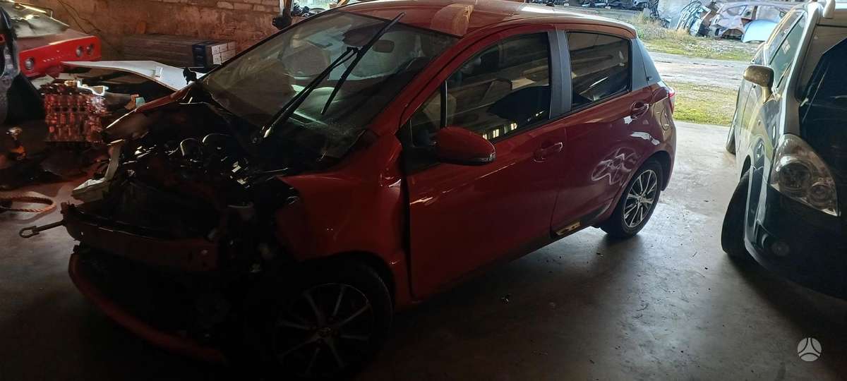 Toyota Yaris детали кузова