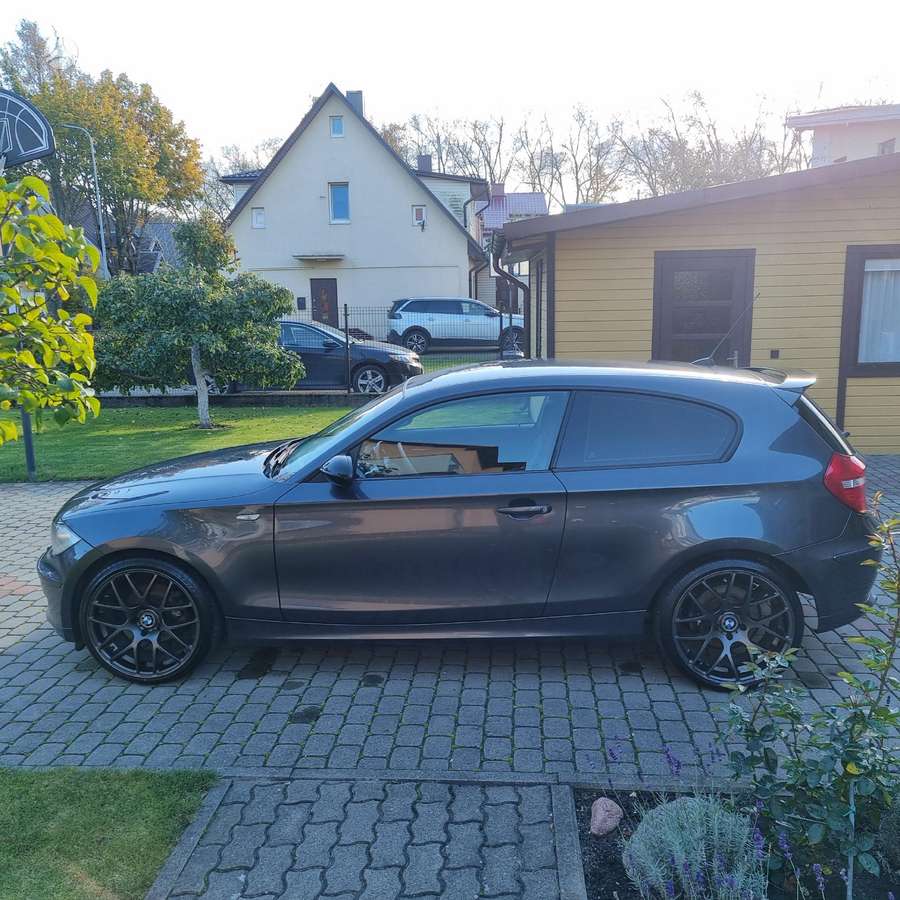 BMW 120, 2.0 l., hatchback