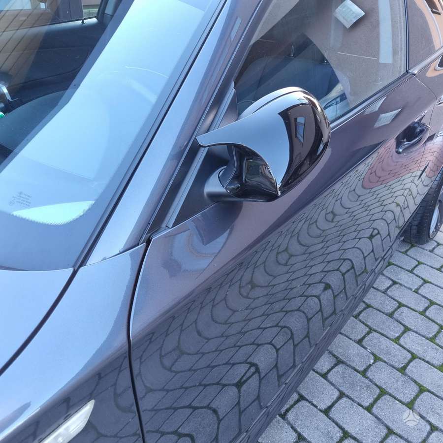BMW 120, 2.0 l., hatchback