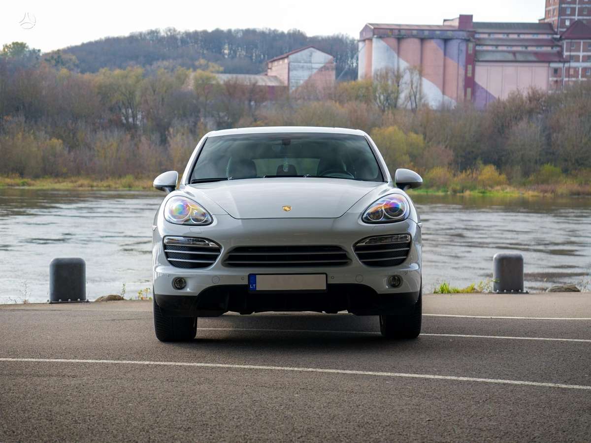 Porsche Cayenne - 5