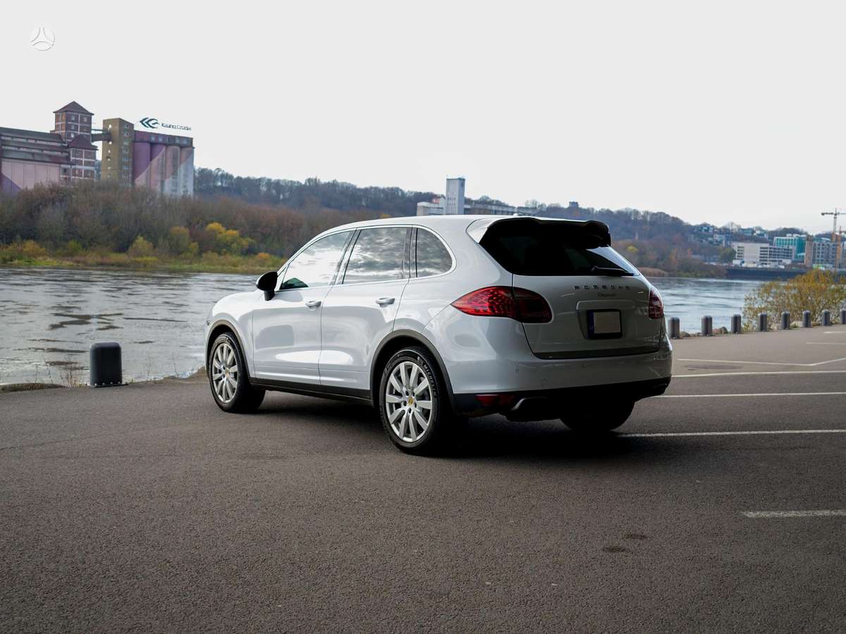 Porsche Cayenne - 10