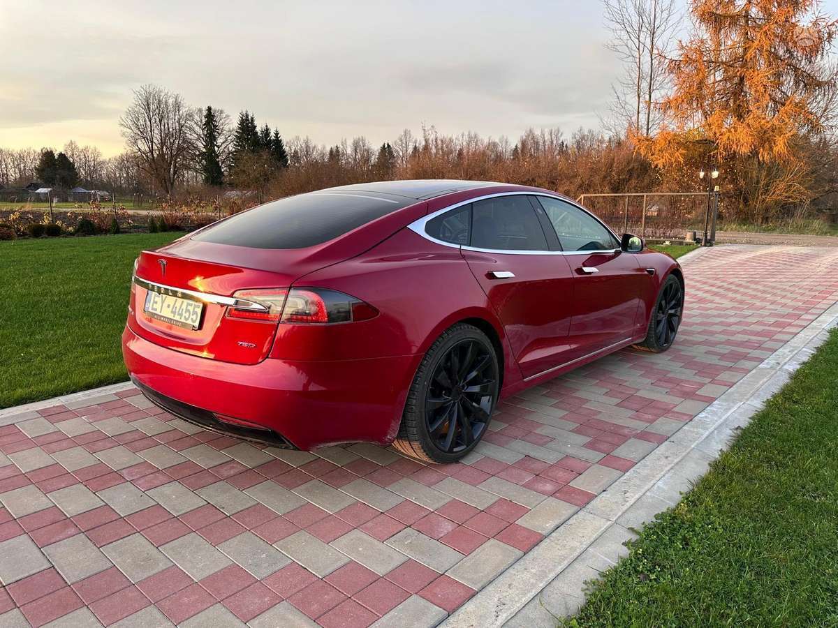 Tesla Model S, sedans