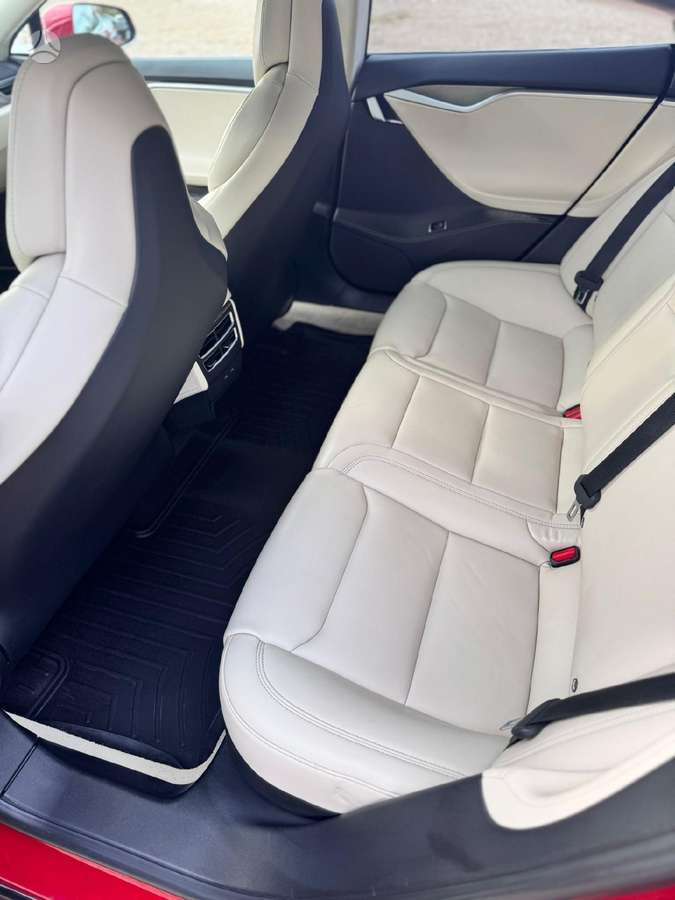 Tesla Model S, sedans