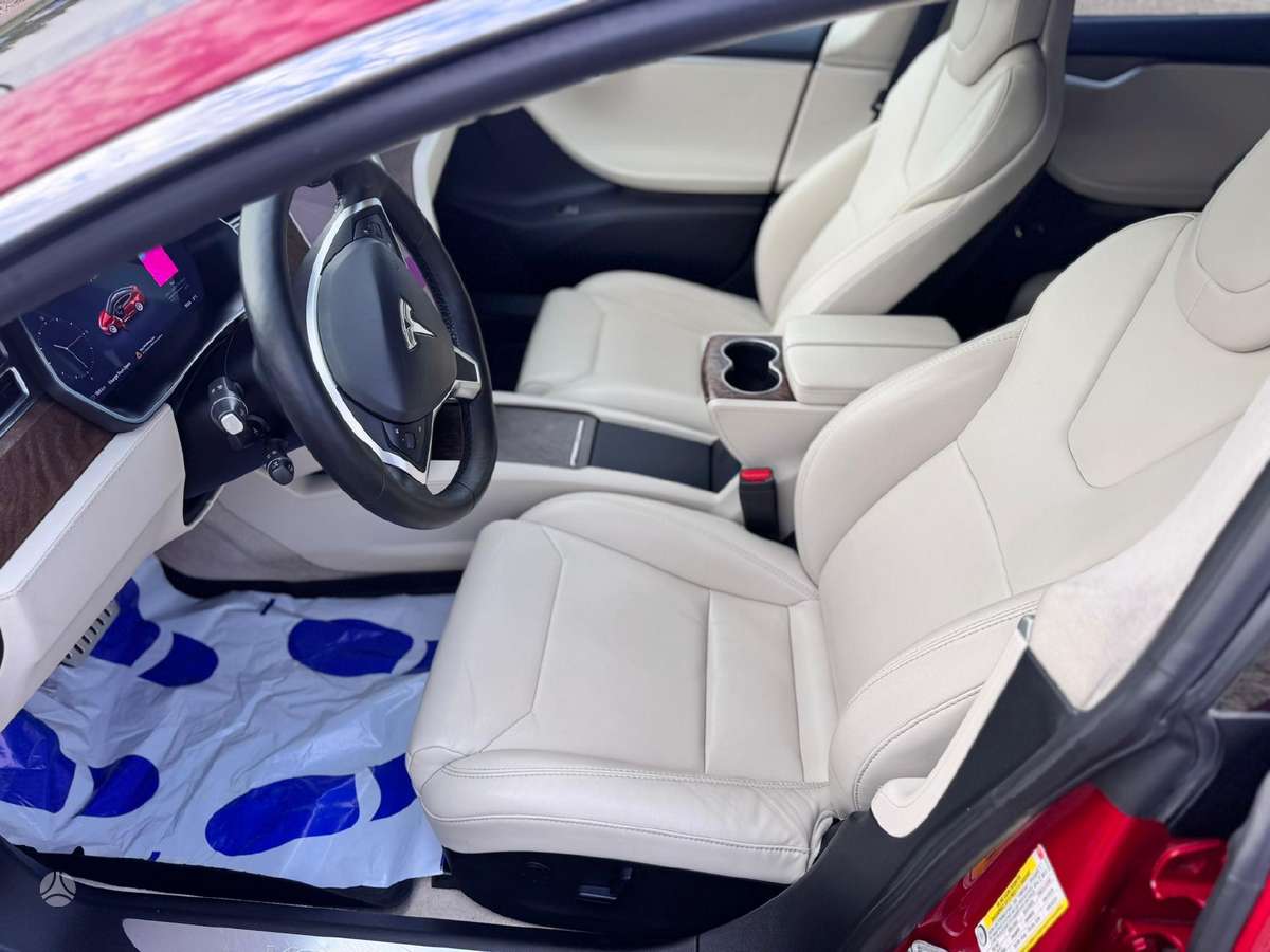Tesla Model S, sedans
