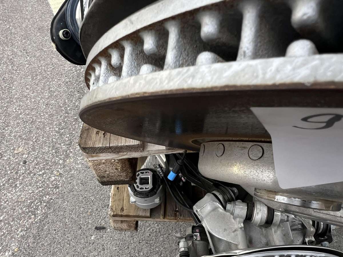BMW X7 chassis parts
