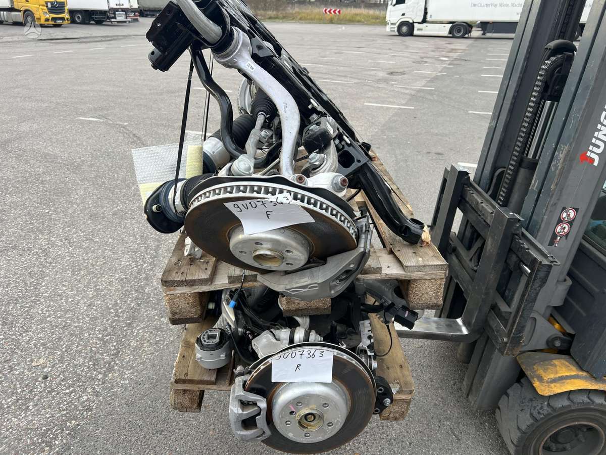 BMW X7 chassis parts