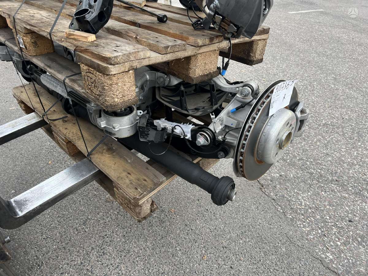 BMW X7 детали шасси