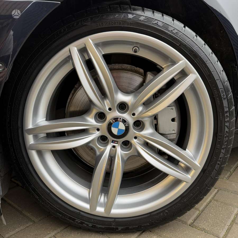 BMW 550, 4.4 l., Седан