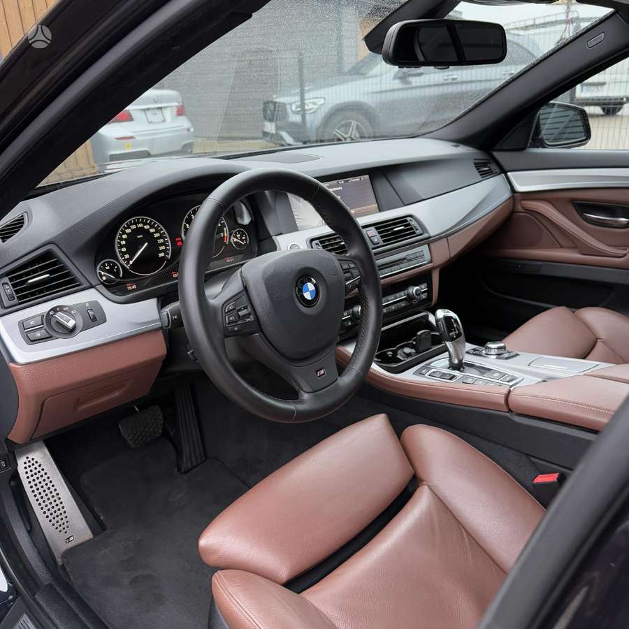 BMW 550, 4.4 l., Седан