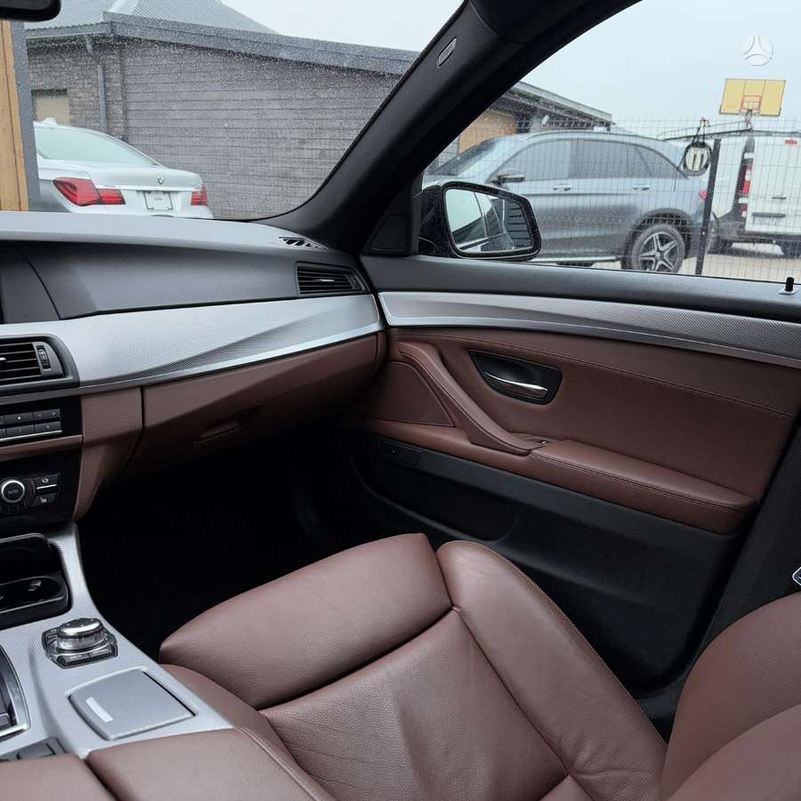 BMW 550, 4.4 l., Седан