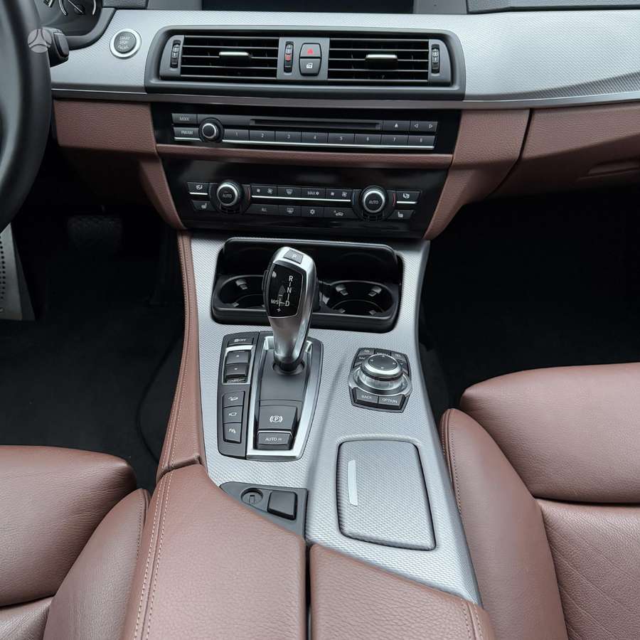 BMW 550, 4.4 l., Седан
