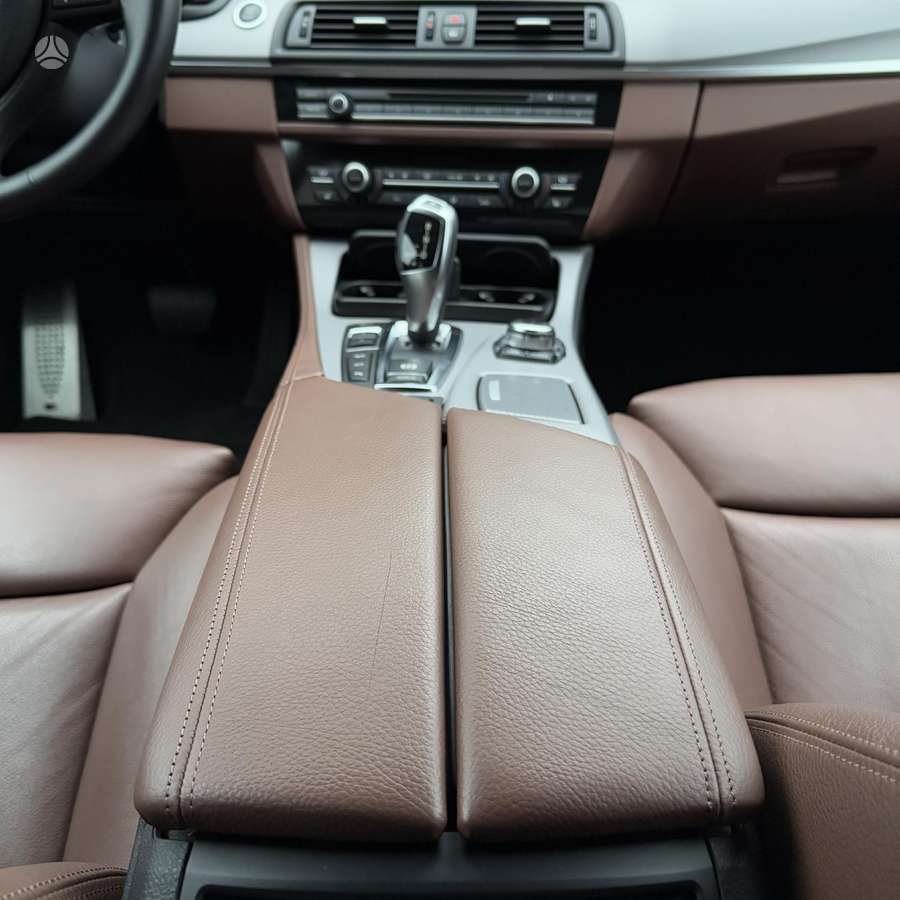 BMW 550, 4.4 l., Седан