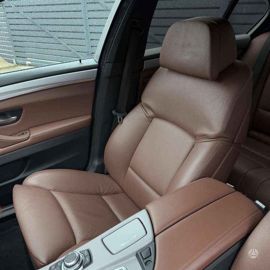 BMW 550, 4.4 l., Седан
