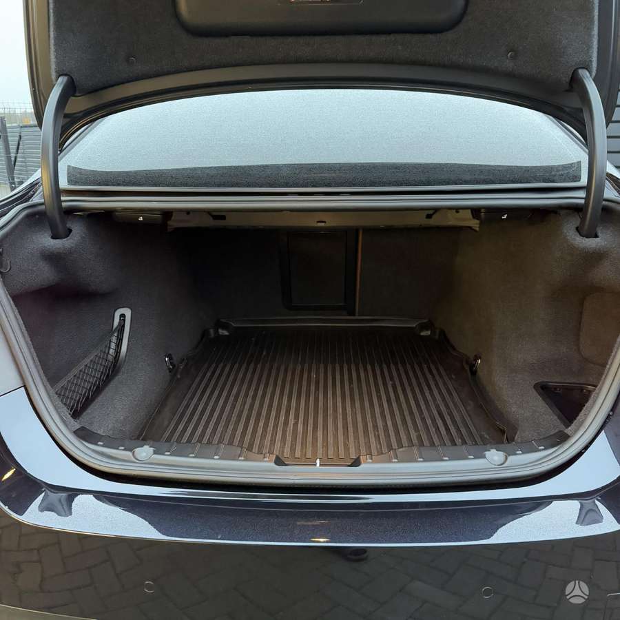 BMW 550, 4.4 l., Седан