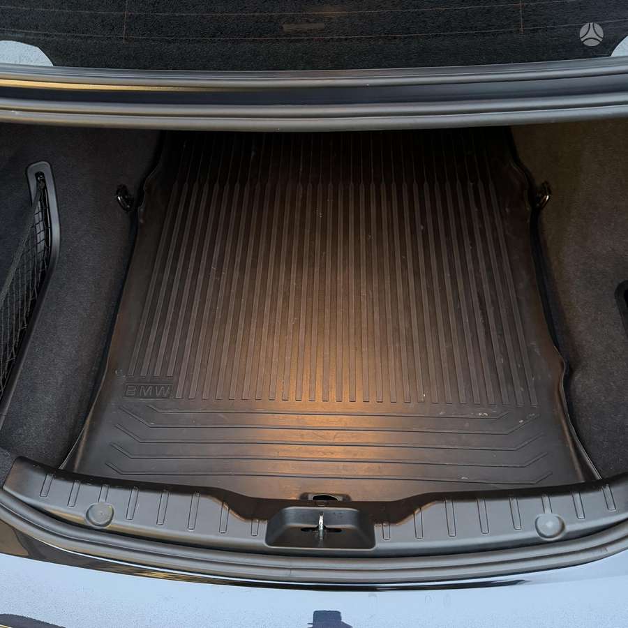 BMW 550, 4.4 l., Седан