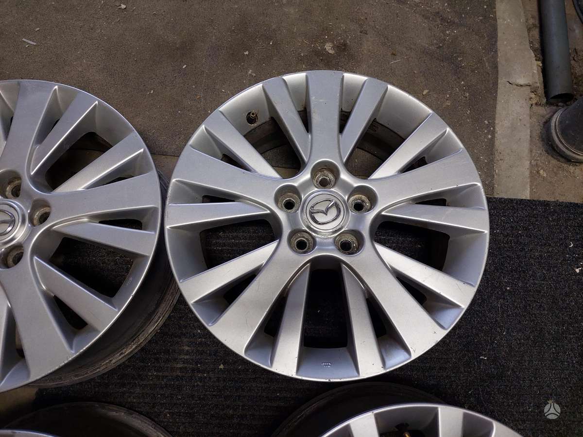 Mazda, lengvojo lydinio, R17