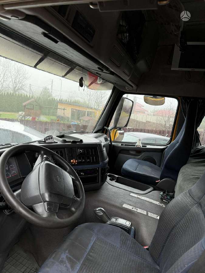 Volvo FM 300, isothermal trucks