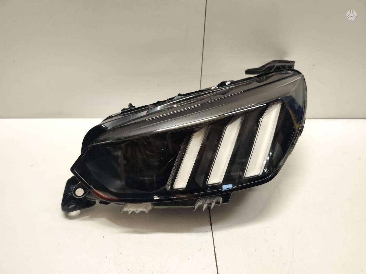 Peugeot 208, 9841642080