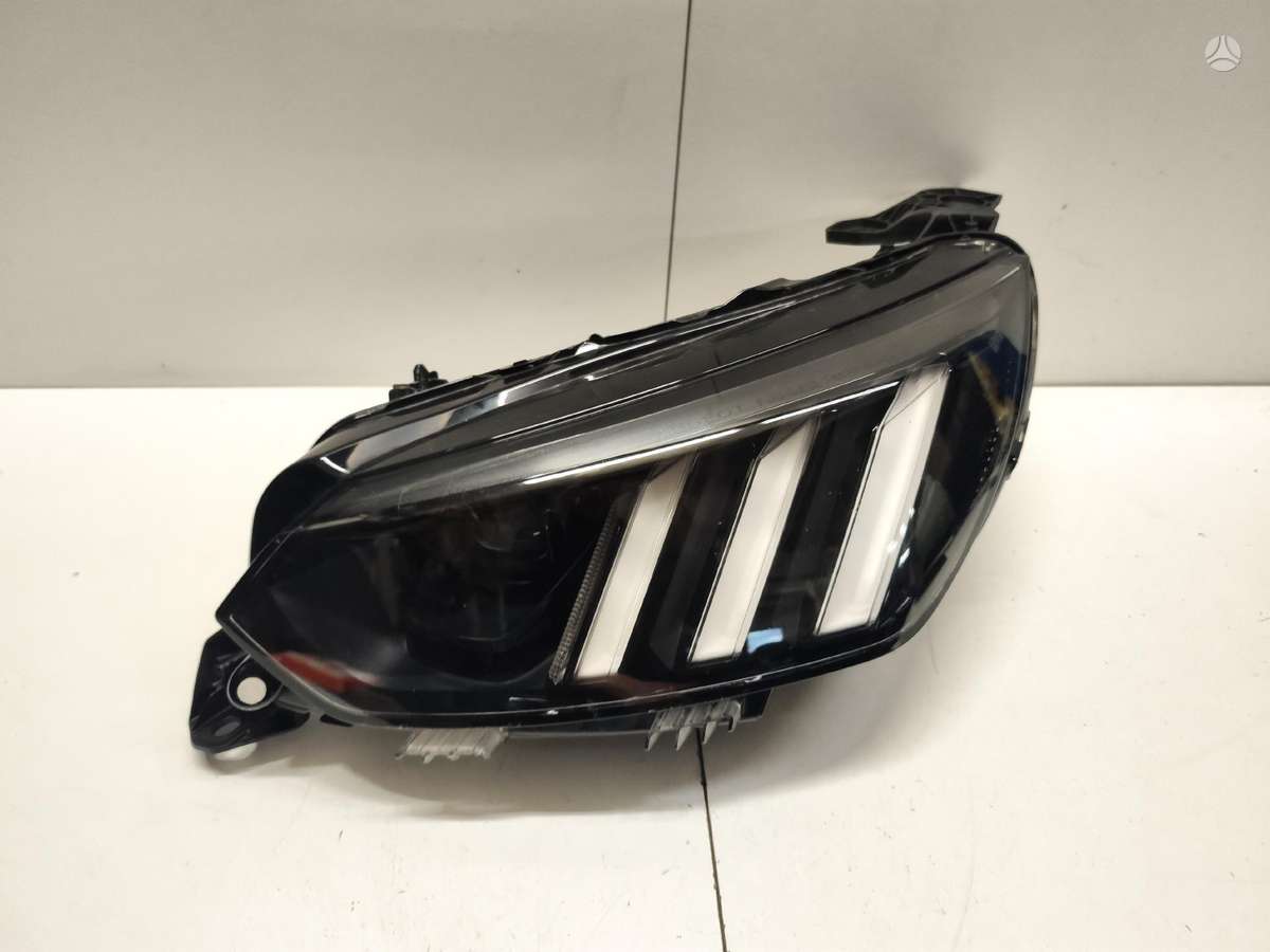 Peugeot 208, 9841642080