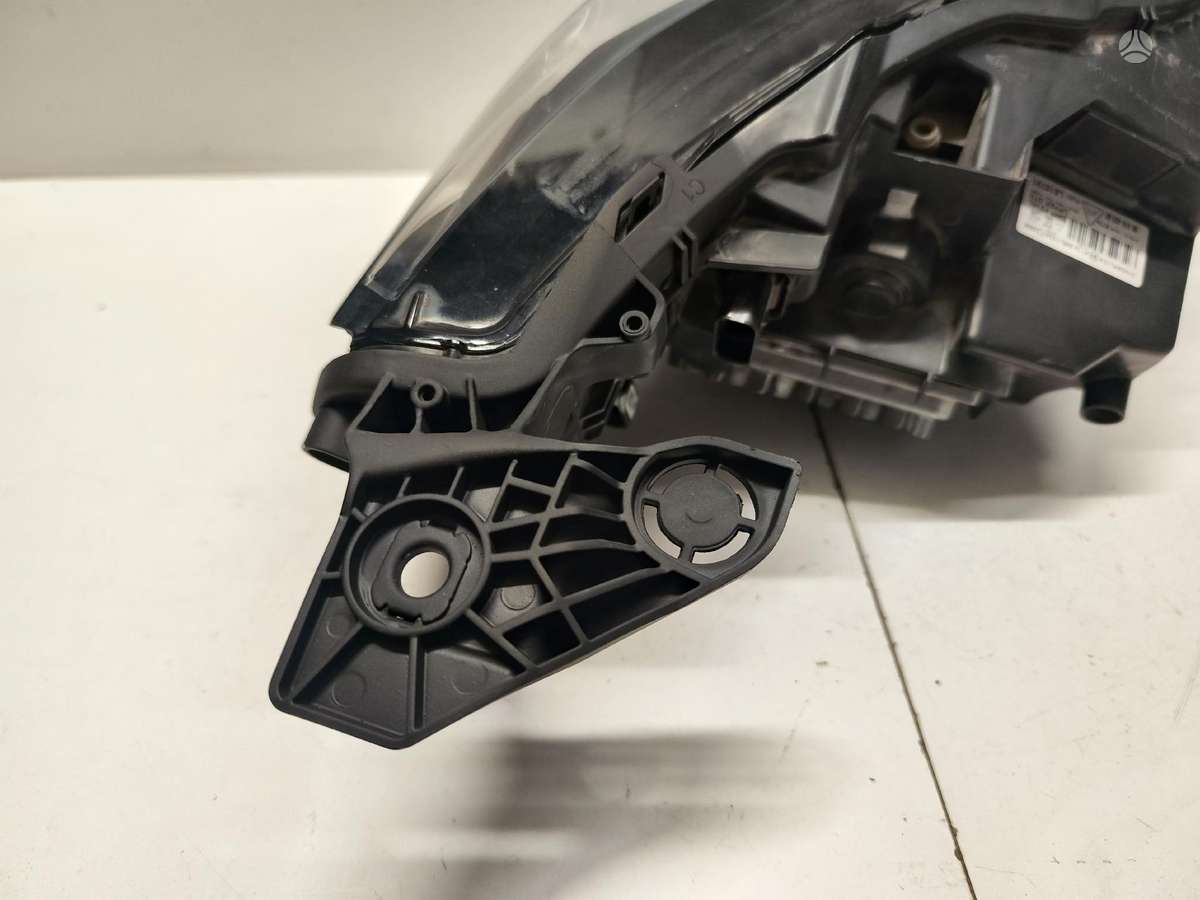Peugeot 208, 9841642080