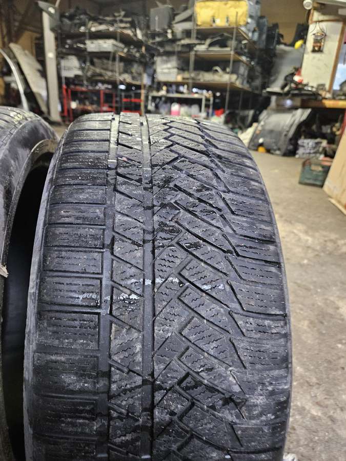 Continental, зимние 255/40 R19