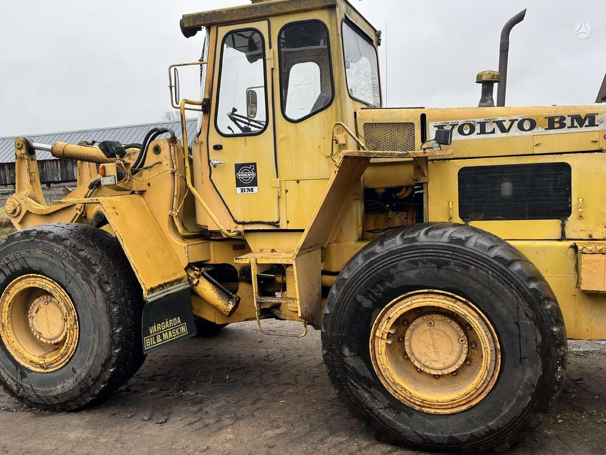 Volvo BM846, frontaliniai krautuvai
