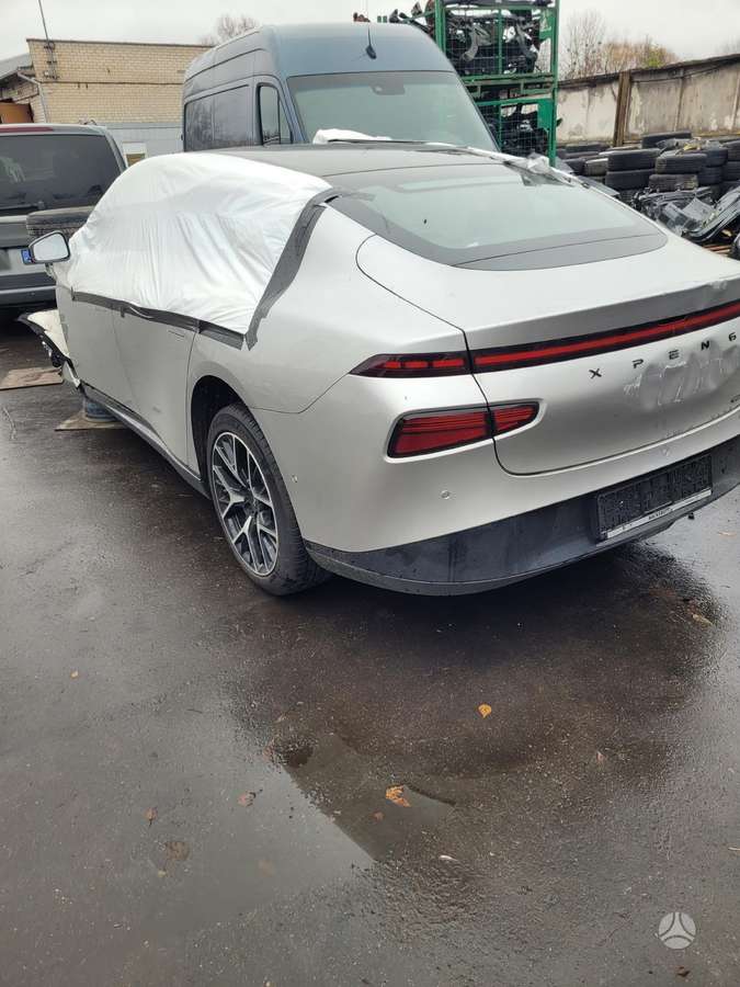 Xpeng P7