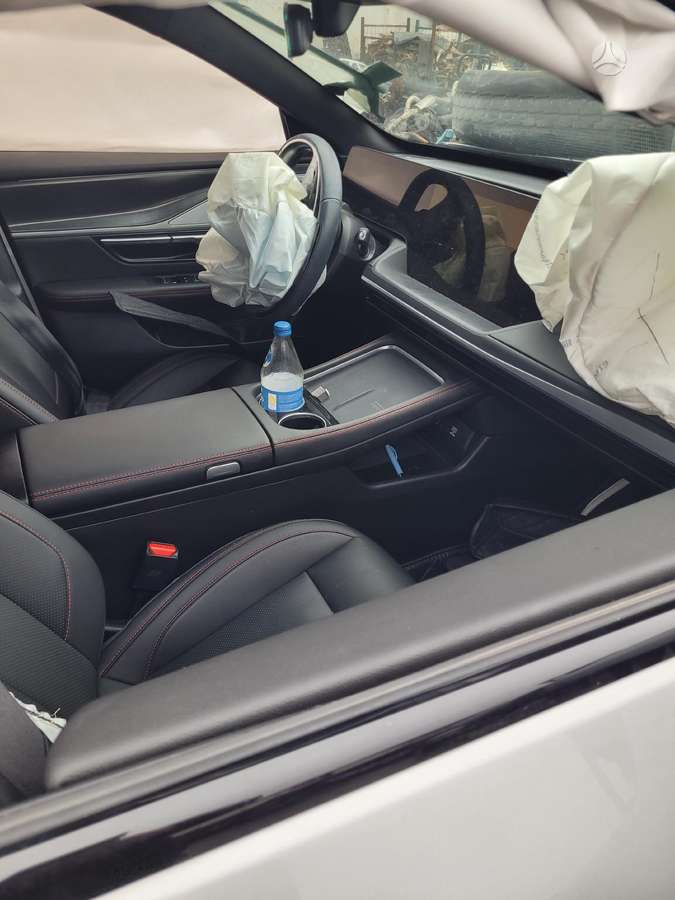 Xpeng P7