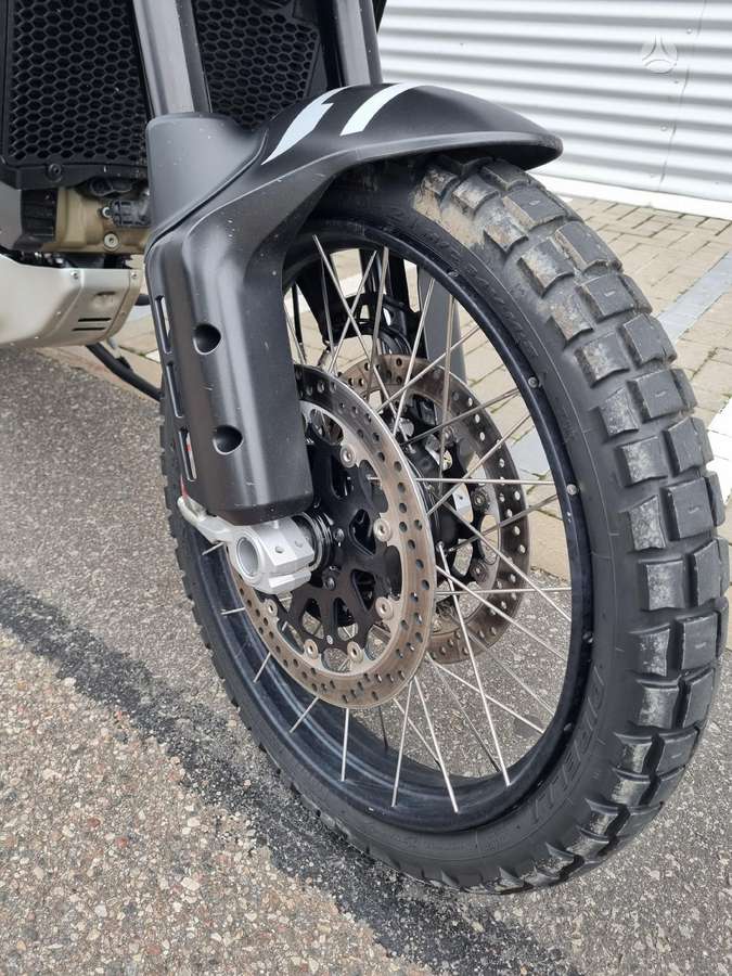 Ducati DesertX 937cc, krosa / enduro