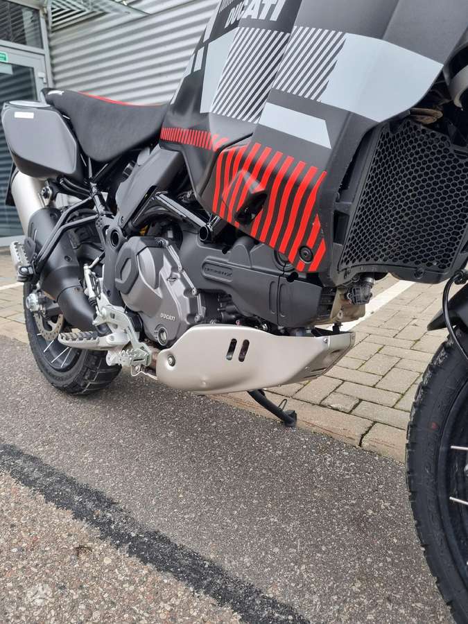 Ducati DesertX 937cc, enduro / adventure