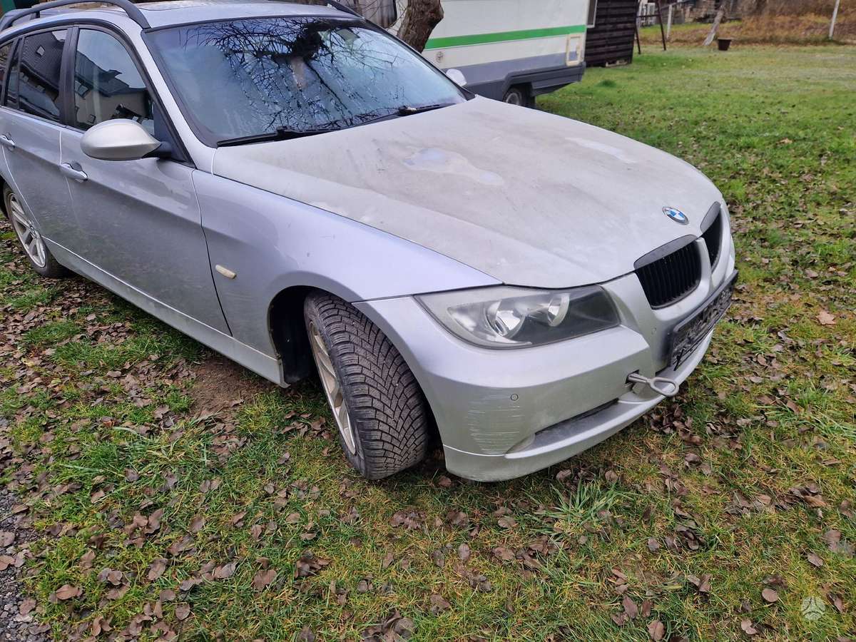 BMW 320 Dalimis