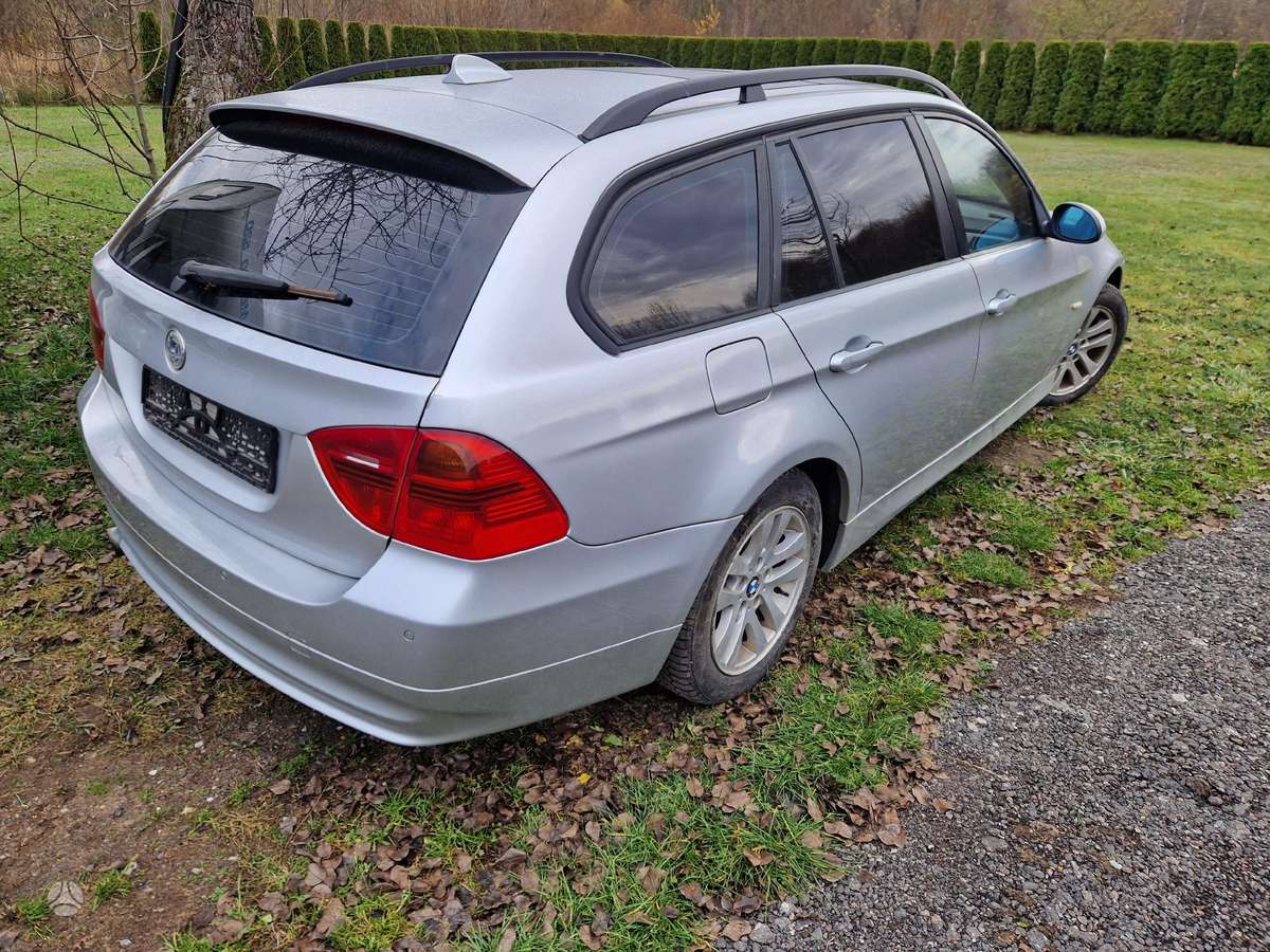 BMW 320 Dalimis
