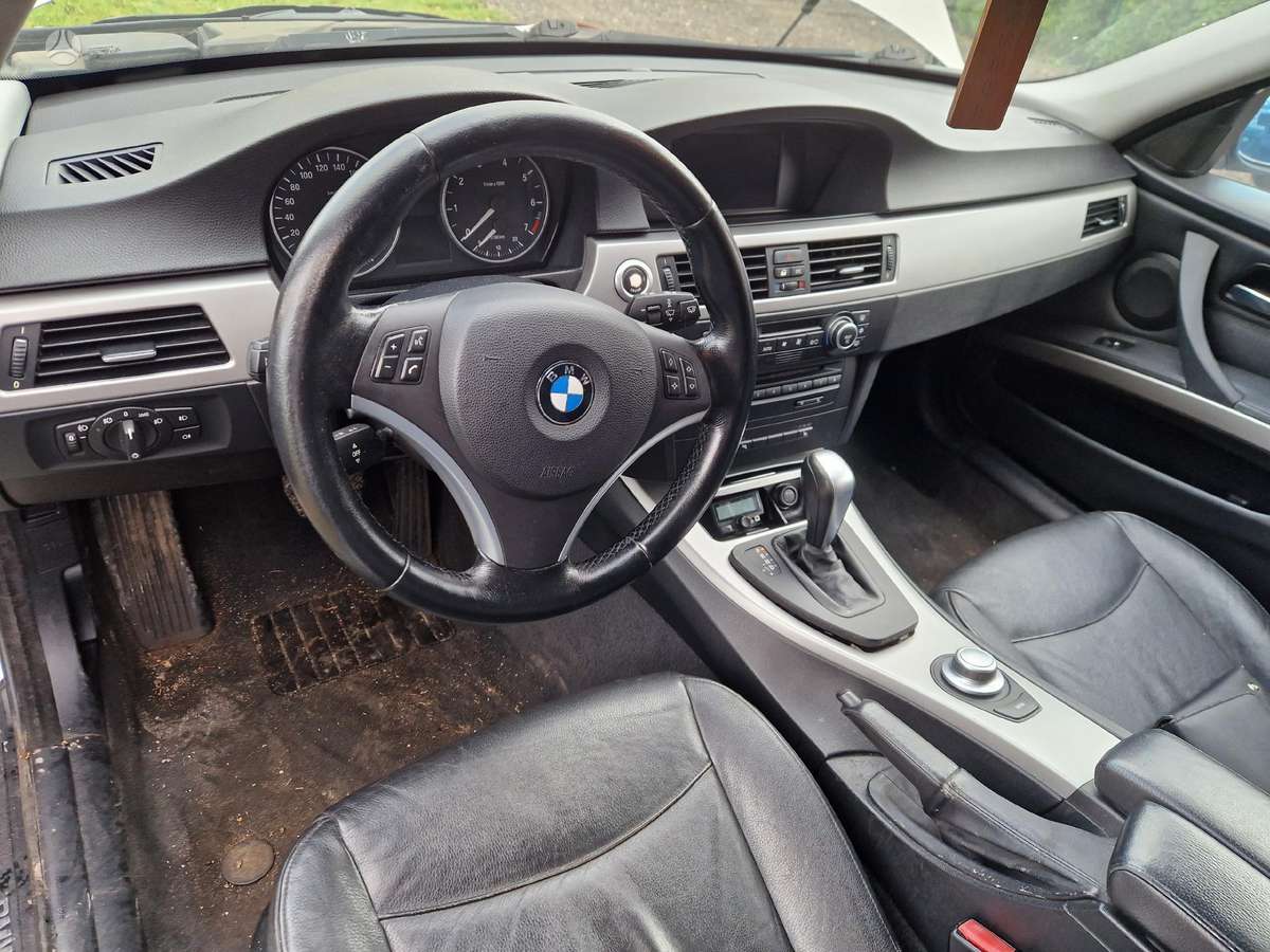 BMW 320 Dalimis