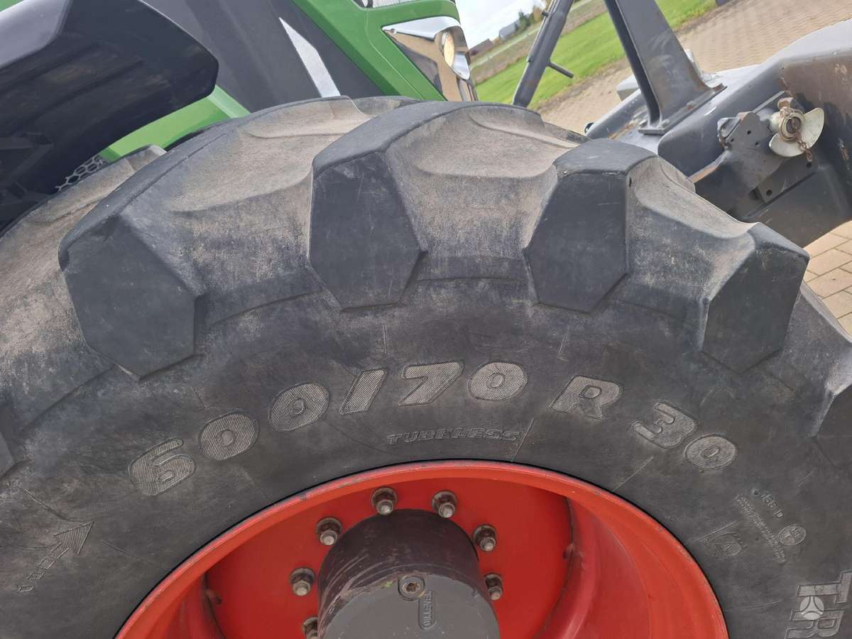 Fendt 828 ProfiPlus, traktoriai