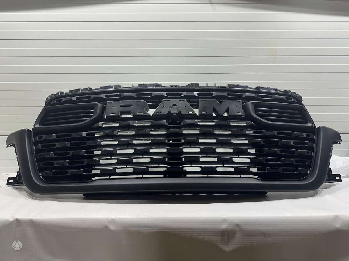 Dodge Ram, 68668817AA, радиаторная решётка