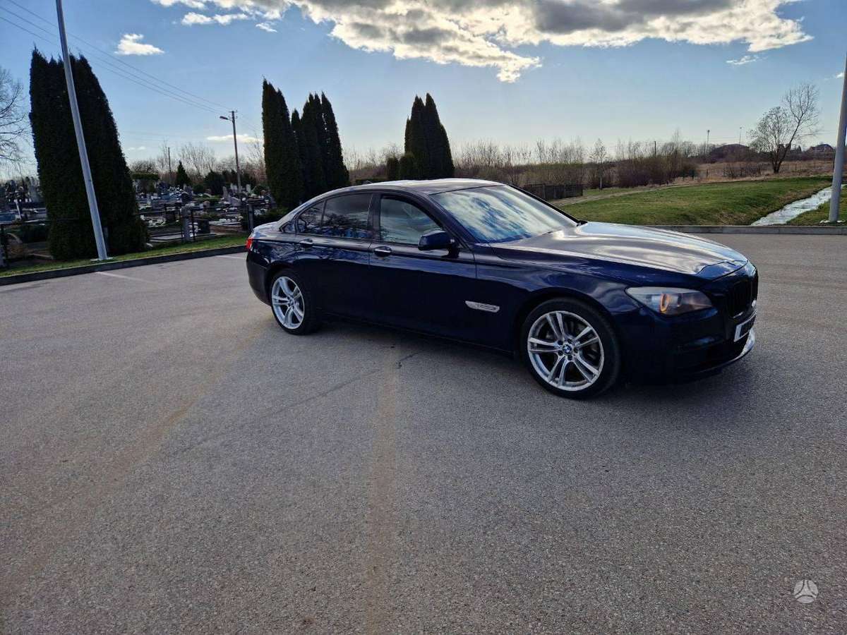 BMW 730 rezerves daļās. Dalimis