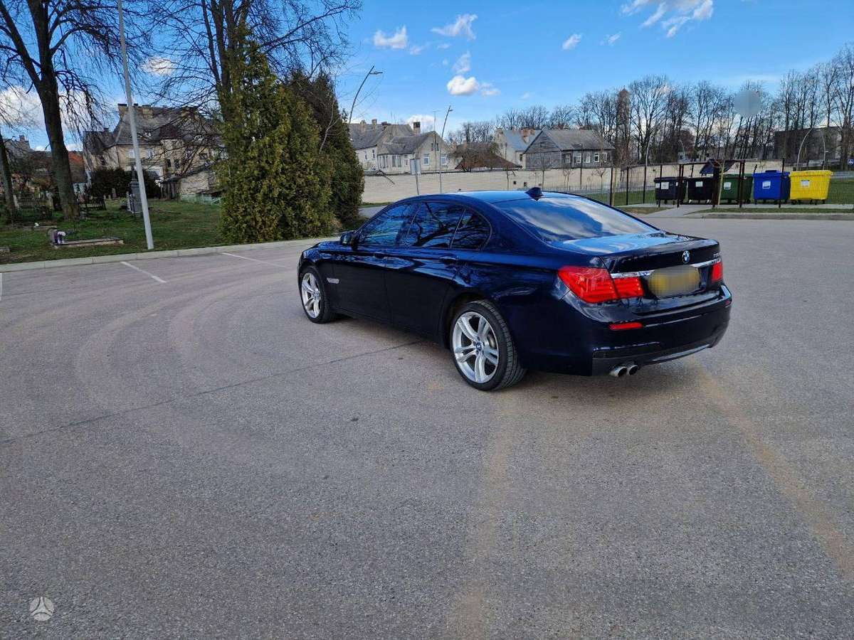 BMW 730 rezerves daļās. Dalimis
