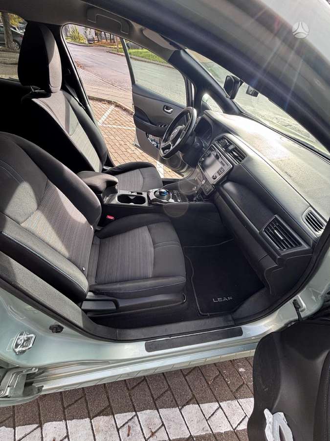 Nissan Leaf, 40 kWh, hatchback
