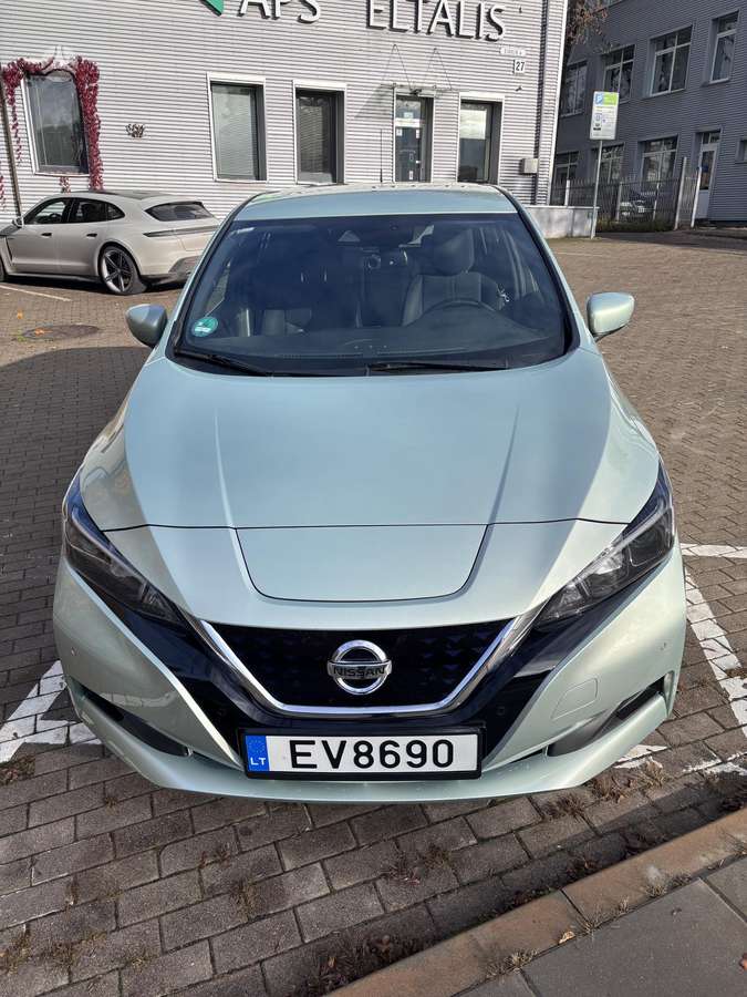 Nissan Leaf, 40 kWh, hatchback