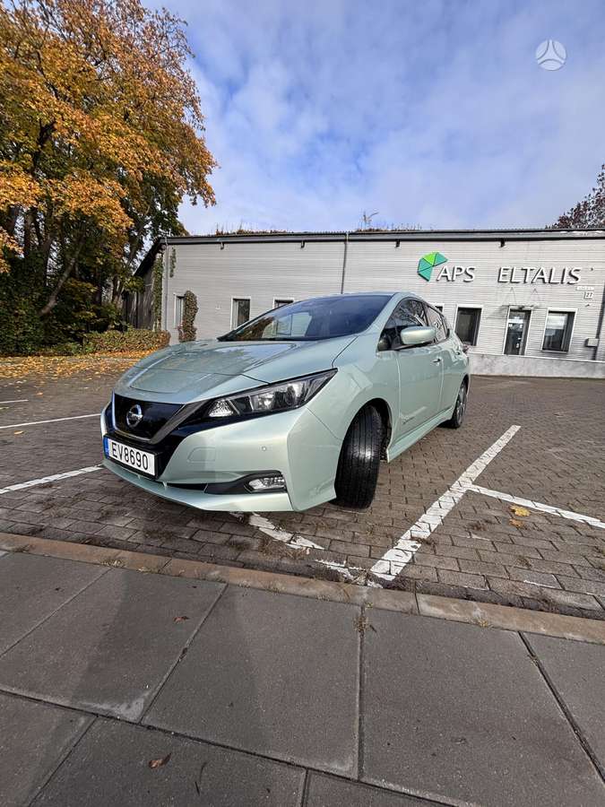 Nissan Leaf, 40 kWh, hatchback