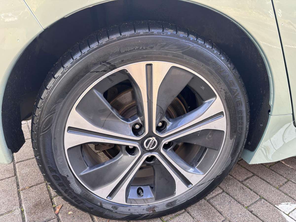 Nissan Leaf, 40 kWh, hatchback