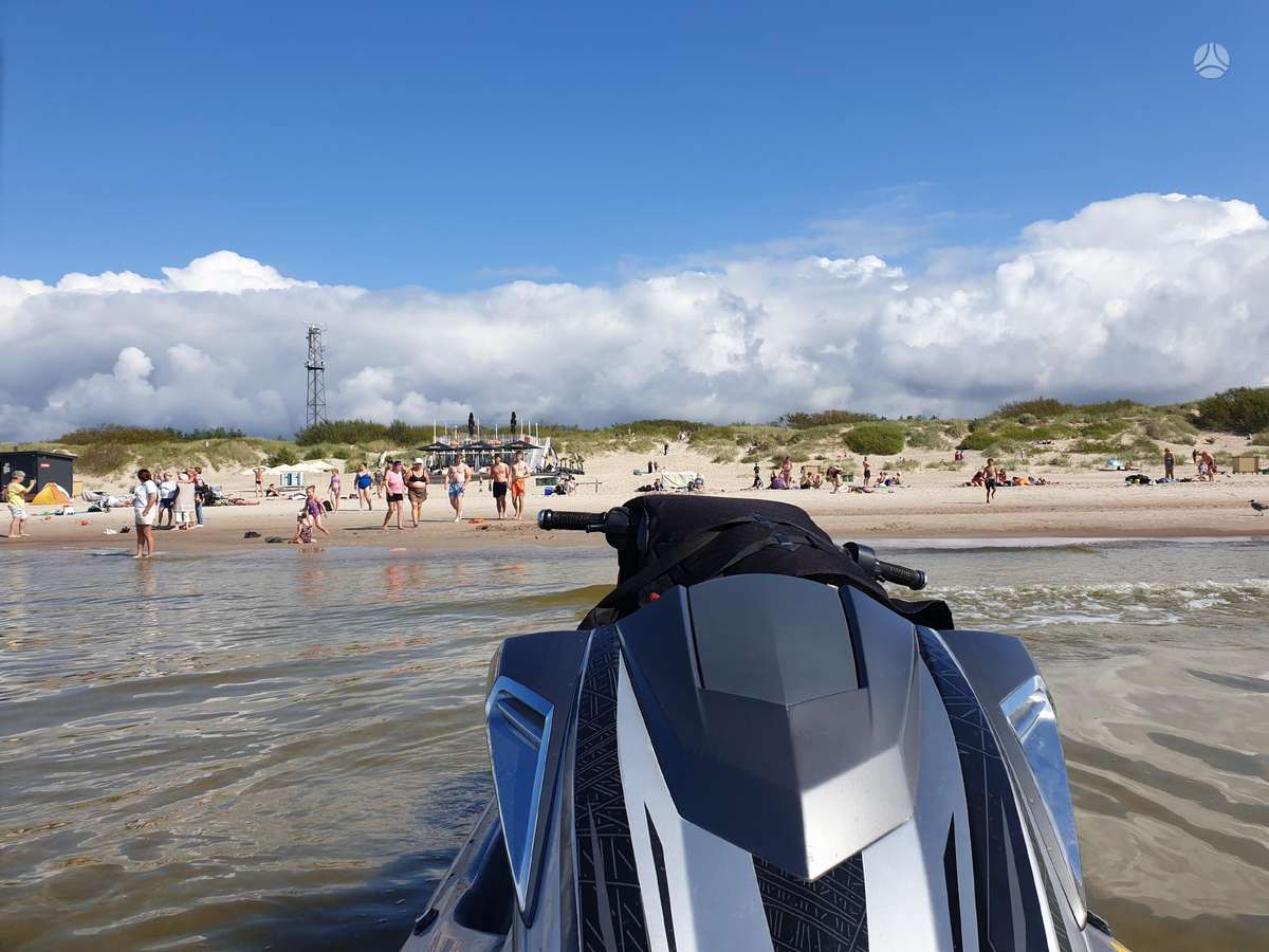 Yamaha FX, jet skis
