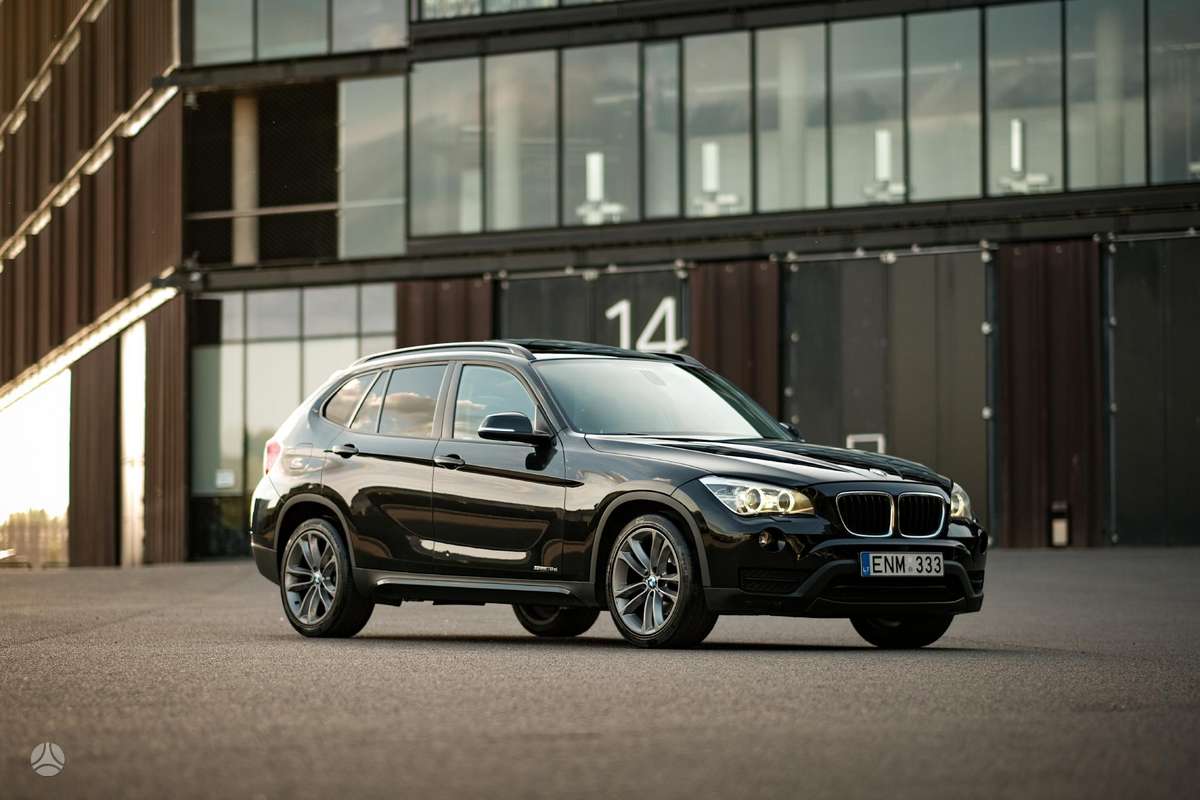 BMW X1, 2.0 l., off-road / crossover
