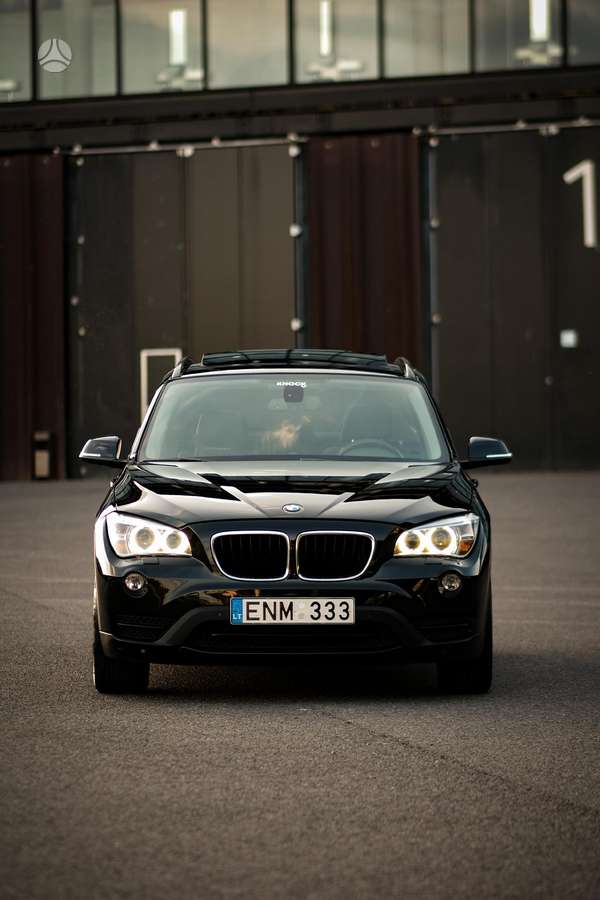 BMW X1, 2.0 l., off-road / crossover