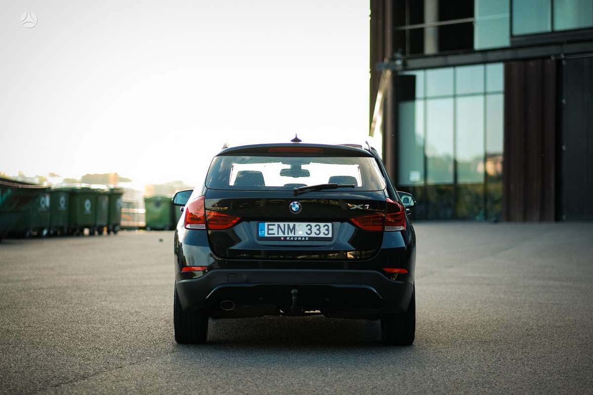 BMW X1, 2.0 l., off-road / crossover
