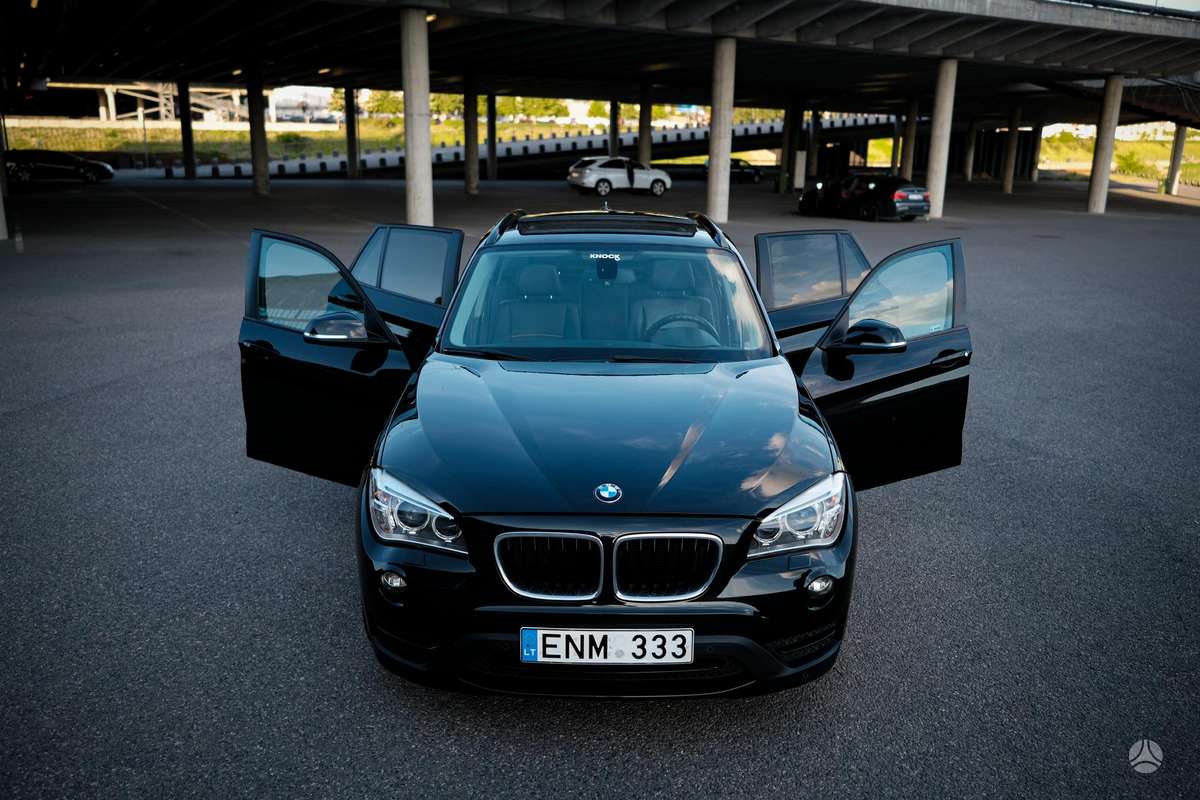 BMW X1, 2.0 l., off-road / crossover