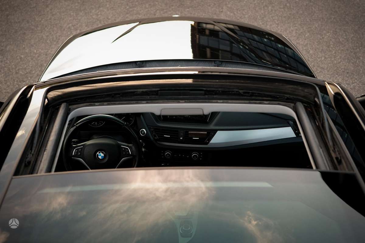 BMW X1, 2.0 l., off-road / crossover